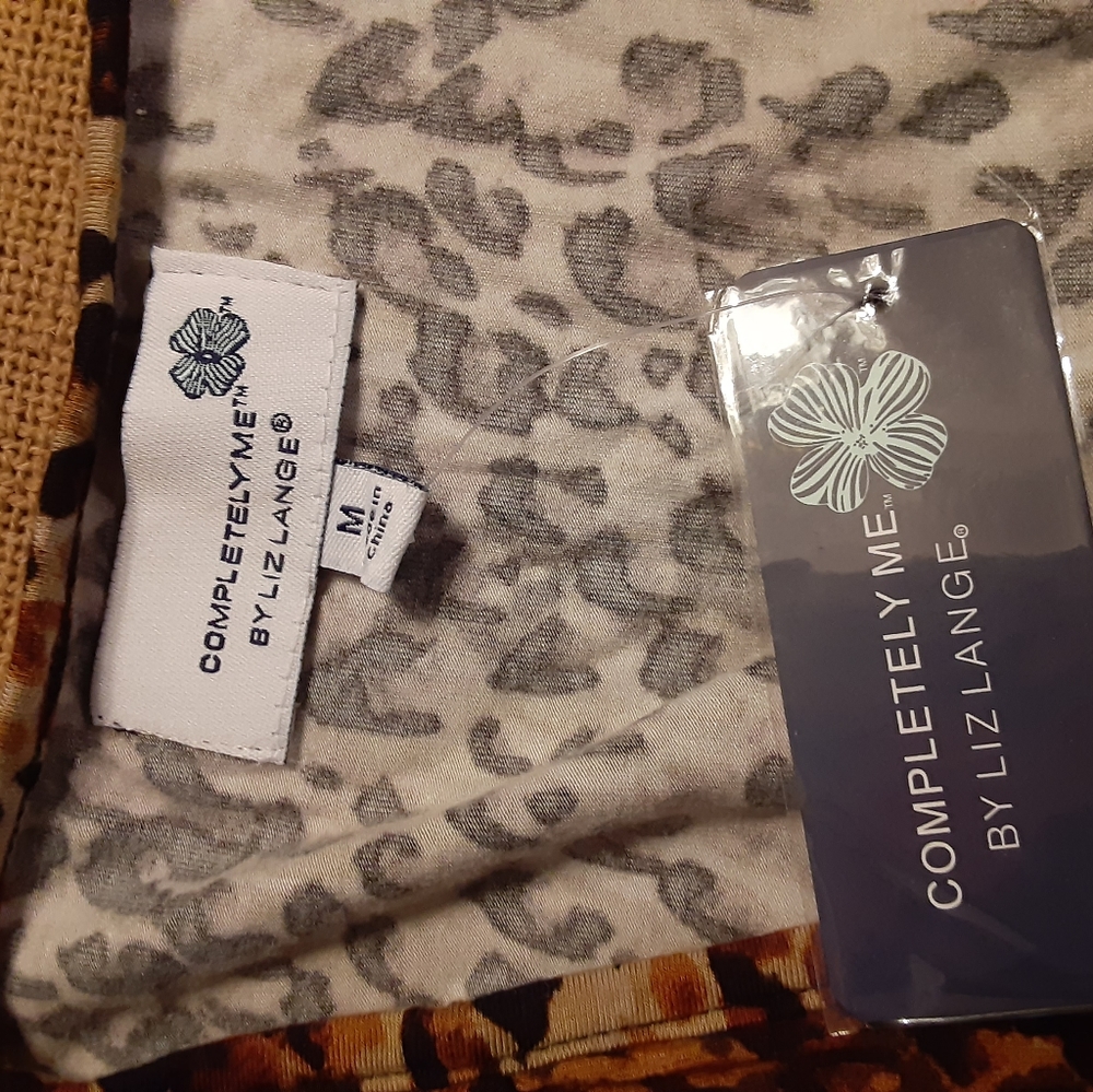 Gorgeous Animal Print Top by Liz Lange⚘Brand New - Picture 3 of 3